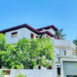 2V Villa, In Habaraduwa City, Near Unawatuna and Thalpe beach, Koggala Airport and Lagoon, Galle Dutch Fort,, hotel in Habaraduwa