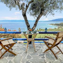 2 Bedroom Lovely Home In Kalamata, hotel in Kalamata
