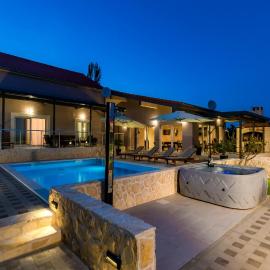 Lovely Home In Siveric With Sauna