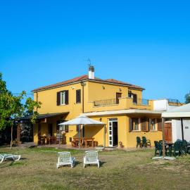 5 Bedroom Lovely Home In Roseto Degli Abruzzi