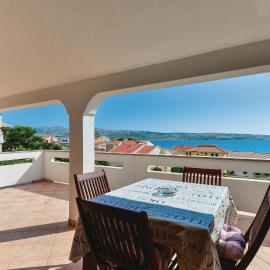 Lovely Apartment In Kustici With Wifi, hotel i Kustići