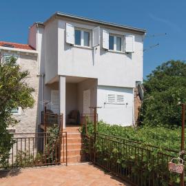 Five-Bedroom Holiday Home In Orebic, hotel a Orebić (Sabbioncello)