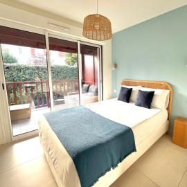 Résidence Domaine Iratzia - Plage Erromardie - Appartement T2 Climatisé, hotel in Saint-Jean-de-Luz
