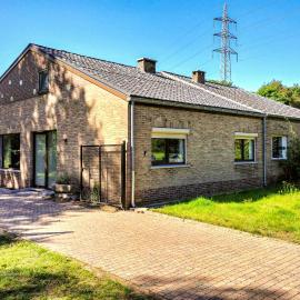 Pet Friendly Home In As With Wifi, Hotel in As