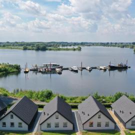 Lovely Home In Kerkdriel With Lake View、Kerkdrielのホテル