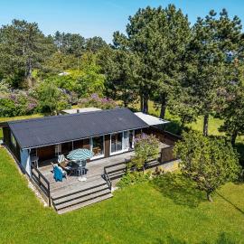 2 Bedroom Awesome Home In Nykøbing Sj, hotel in Klint