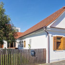 Arkadenhaus Apartment 63M², hotel u gradu Obervart