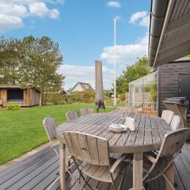 4 Bedroom Cozy Home In Skjern, hotel en Skjern