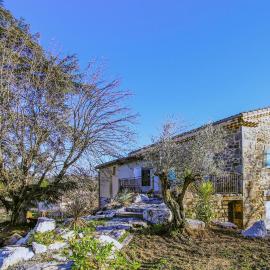 Lovely Home In Aubenas, hotel u gradu Obena