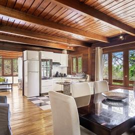 Chalet Flambwayan, quiet, peaceful and well located, hotel a Les Anses-d'Arlets