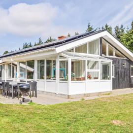 Beautiful Home In Løkken With Sauna, hotel in Løkken