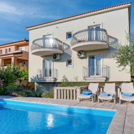 Nice Home In Linardici, hotel in Linardići