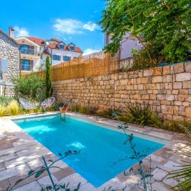Gorgeous Home In Split With Sauna