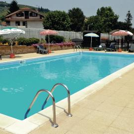 Le Rocche 1, khách sạn ở Cisterna dʼAsti