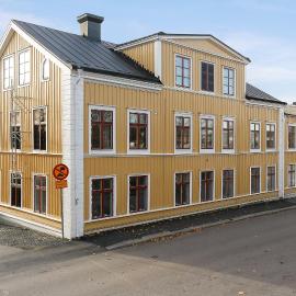 HernöRum Franzéngatan - Centrala lägenheter、ヘルネサンドのホテル
