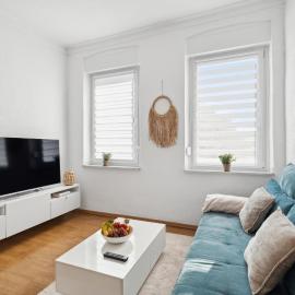 Neue und helle 2 Zimmer Wohnung, nähe Veltins Arena, Home Office, kostenlose Parkplätze, hotel in Gelsenkirchen