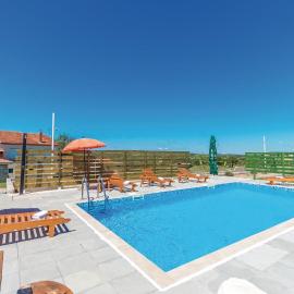 Six-Bedroom Holiday Home In Donje Rastane