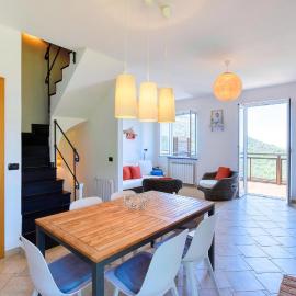 3 Bedroom Stunning Home In Moneglia, hotel i Moneglia