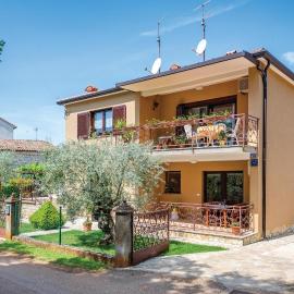 Beautiful Apartment In Umag With Wifi