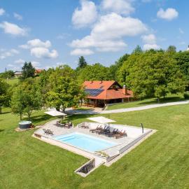 Stunning Home In Glina With Sauna, hotel a Donje Taborište