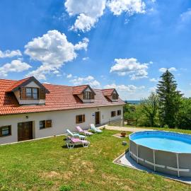 Nice Home In Breznicki Hum With Wifi, hotel a Donje Makojišće