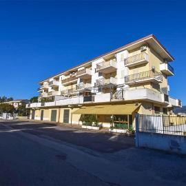 Stunning Apartment In Lamezia Terme, hotel v destinácii Lamezia Terme