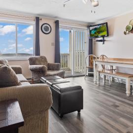ML186 First Floor WiFi EZ Gated Parking Near Village Slopes, hotelli kohteessa Snowshoe