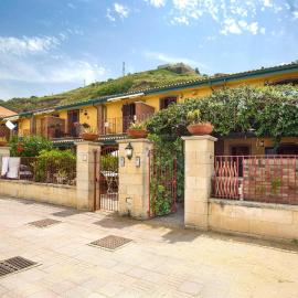 Pet Friendly Home In Pizzo Calabro With Kitchen