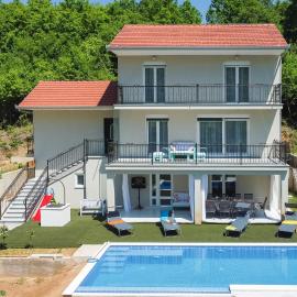 Stunning Home In Sinj, viešbutis mieste Sinis