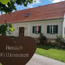 Bauernhaus nähe Graz in ruhiger Lage, hotel en Dobl