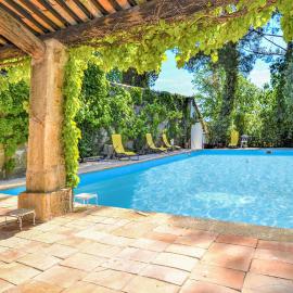 Gorgeous Home In Sernhac, hotel a Sernhac