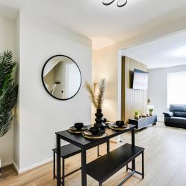 Ripon By Serene Stays Stylish Liverpool Home Sleeps 5 with Free Parking Fast WiFi and Close to Stadiums