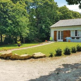 2 Bedroom Nice Home In Locronan