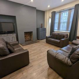 56 Bayhead Stornoway, 7 Bedroom house