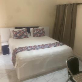 Hotel Residence Ami Bamba: Sali Nianiaral şehrinde bir otel