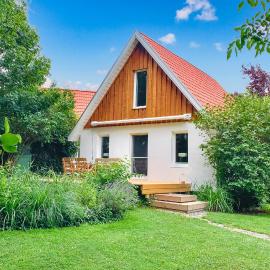 Stunning Home In Morschen With Kitchen, viešbutis mieste Altmoršenas