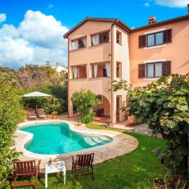Cozy Apartment In Pula With Wifi