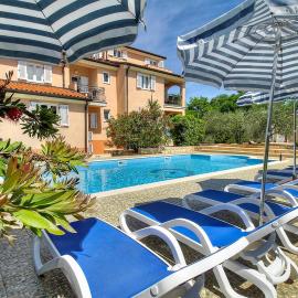 Cozy Apartment In Basanija, hotel en Bašanija
