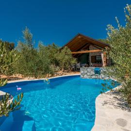 Cozy Home In Punat With Sauna, hotel u Punatu