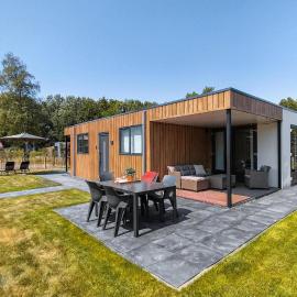 Nice Home In Heinkenszand With Wifi