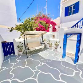 Aphrodite Suite next to the Windmills of Mykonos