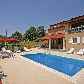Nice Home In Crni Kal, Hotel in Crni Kal
