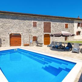 Beautiful Home In Vele Mune