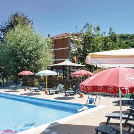 Le Rocche 2, hotel in Cisterna dʼAsti