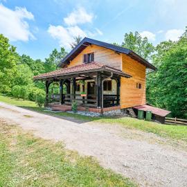 Cozy Home In Gornje Stative With Sauna, hotel in Gornje Stative