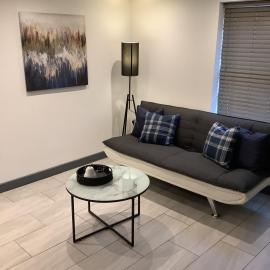 Second floor Contemporary 2 Bedroom Apartment Bicester With Air - Conditioning, hotel a Bicester