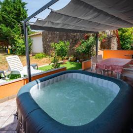 Two-Bedroom Holiday Home In Pula, hotel Pulában