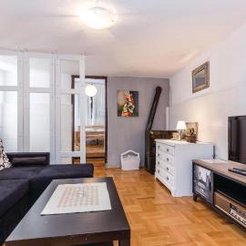 Gorgeous Apartment In Novi Vinodolski With Wifi