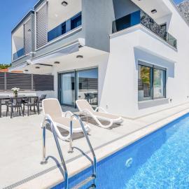 Lovely Home In Makarska