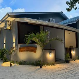 Dhigurah Beach Inn